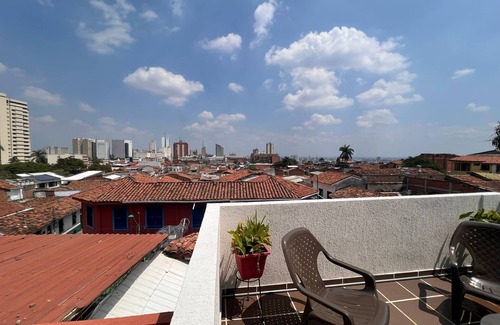 Cali House | Hermosa Casa con la Mejor Vista de la Ciudad en el Barrio Bohemio de San Antonio