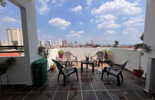 Cali House | Hermosa Casa con la Mejor Vista de la Ciudad en el Barrio Bohemio de San Antonio