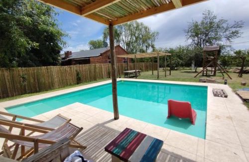 Carlos Keen House | Hermosa Casa con piscina y parque