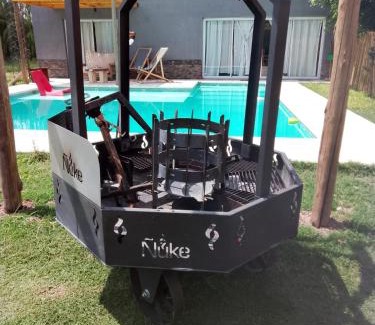 Carlos Keen House | Hermosa Casa con piscina y parque