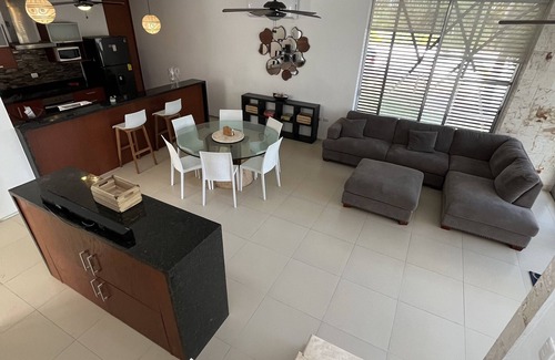 Miramar House | Hermosa Casa Moderna a la Orilla del Mar
