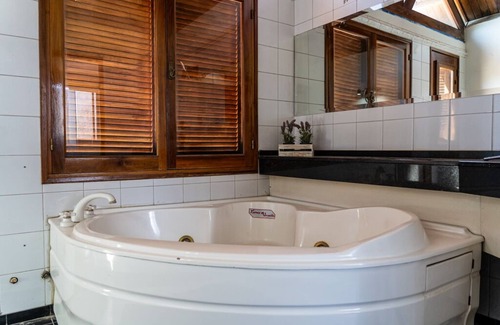 Godoy Cruz House | Hermosa casa para 16p con pileta+jacuzzi