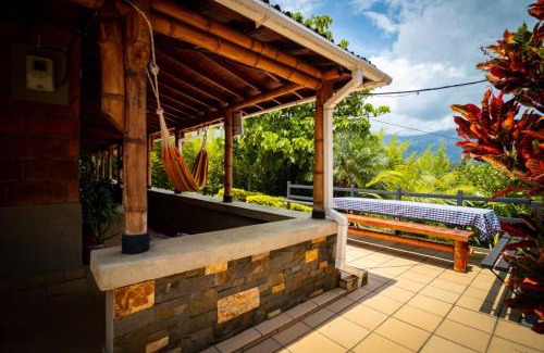 Barbosa House | Hermosa Casa y Cabañas en Barbosa, Antioquia