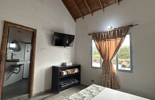 Medellin Hotel | Hermosa Habitacion Chalet Superior En Santa Elena
