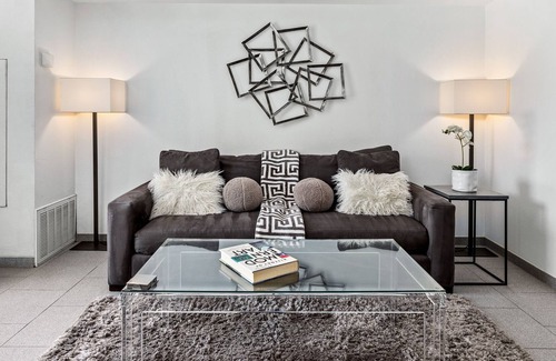 Old Las Palmas Condo | Hermosa Hideaway - Incredible Mid-Century Condo