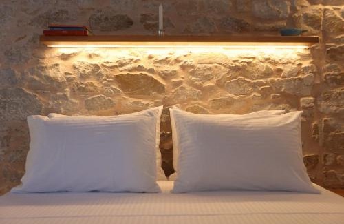Ermoupoli Apartment | Hermosa Seaside Living