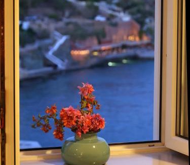 Ermoupoli Apartment | Hermosa Seaside Living