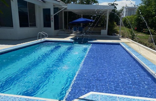 Girardot Villa | HERMOSA VILLA FAMILIAR CONDOMINIO CAMPESTRE EL PEÑON Piscina Privada Campo de Golf