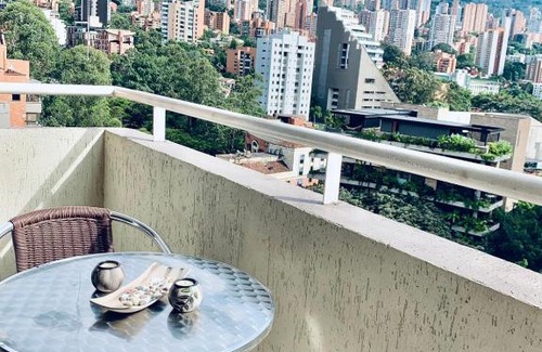 Lalinde Apartment | Hermosa Vista a la ciudad en Poblado Provenza