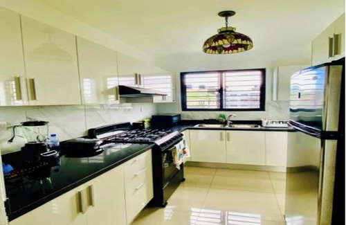 Ensanche Isabelita Apartment | Hermoso Apartamento de tres habitaciones