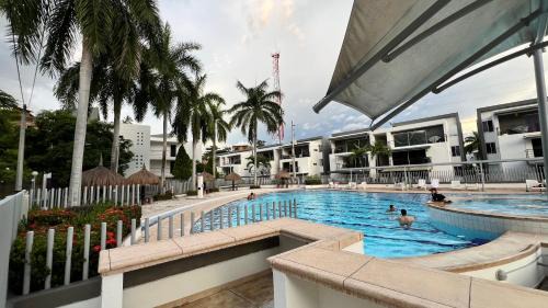 Santa Fe de Antioquia Apartment | Hermoso Apartasol! cerca a Plaza Principal, Aire Acondicionado, Vista a la Piscina