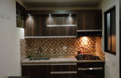 Pereira Apartment | Hermoso Apartamento CON Terreza Ubicado EN EL Centro DE Pereira, Para 6 Personas
