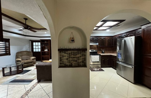 Mission House | HERMOSO HOGAR PARA SU ESTANCIA !