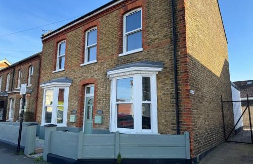 Herne Bay Villa | Herne Bay 2-Bedroom House with Private Hot Tub & Garden, Walk to Seafront