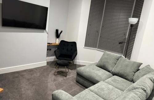 Herne Bay Villa | Herne Bay 2-Bedroom House with Private Hot Tub & Garden, Walk to Seafront