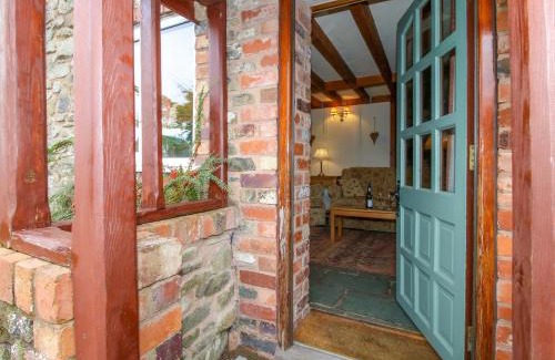 Bromlow House | Heron Cottage