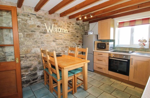 Bromlow Cottage | HERON COTTAGE, pet friendly, with open fire in Hope, Shropshire
