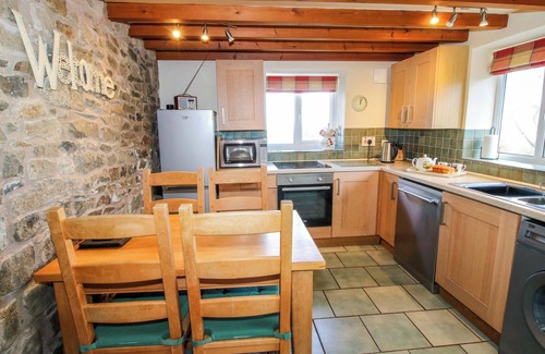 Bromlow Cottage | HERON COTTAGE, pet friendly, with open fire in Hope, Shropshire