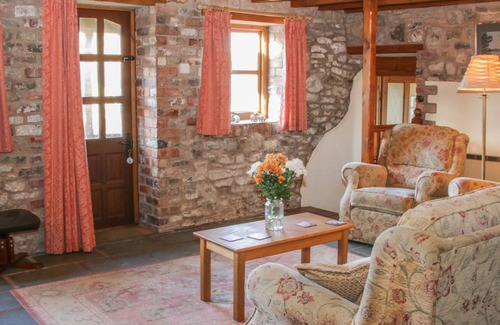 Bromlow Cottage | HERON COTTAGE, pet friendly, with open fire in Hope, Shropshire