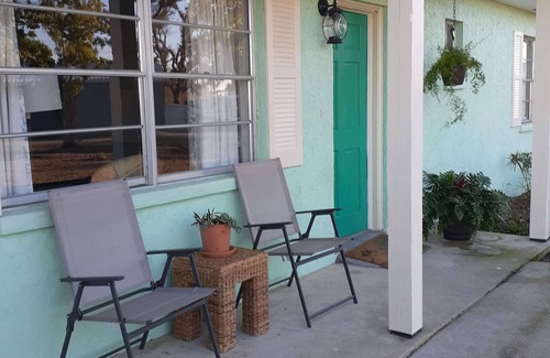 Pretty Bayou House | Heron Cottage - Private & Quaint