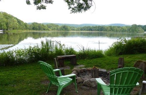 Bradford Cottage | Heron Hideaway: Lamoka Cottage w/Private 3/4 Acre Lot, 135' Flat Lakefront