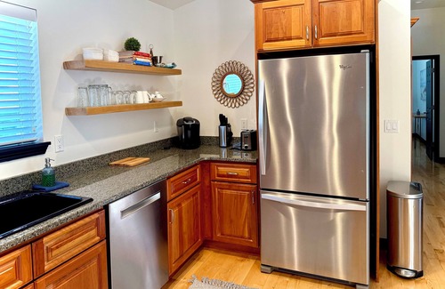 West Hills House | Heron Hideaway – Stylish Puget Sound Getaway with Private Beach Access