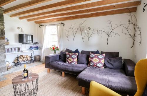 Llandeilo House | Heron House