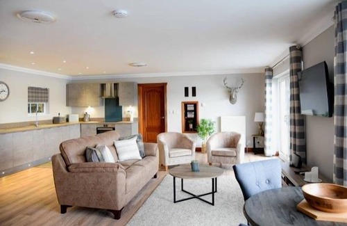 Arden Cottage | Heron Lodge - Sleeps 2 - sleeps 2 guests in 1 bedroom