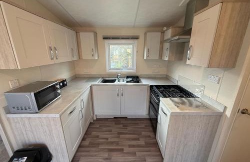 Malton House | Heron Lodge with Hot Tub at Brickyard Lakes