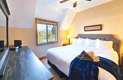 East Kootenay Apartment | Heron Point by StayIn