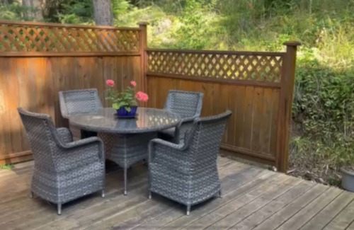 Hornby Island Apartment | Heron Rocks Lookout: Ocean view studio and patio 10 min walk to beach