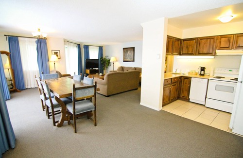 Campbell River Hotel | Heron's Landing Hotel