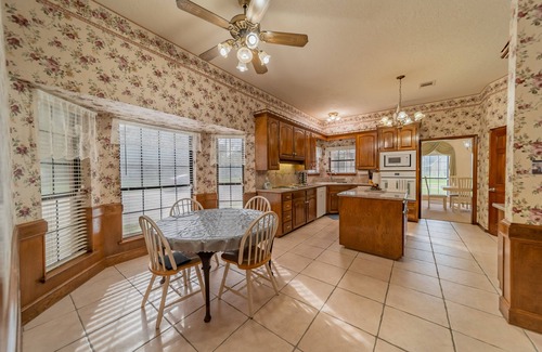 Spring House | Heron's Landing: POOL/HOT TUB + 2 Acres in Houston (Spring), TX