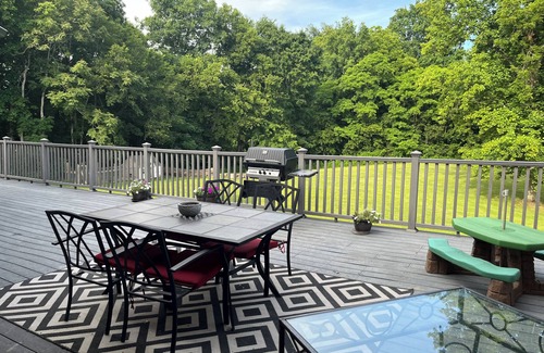 College Grove House | HERON'S NEST. Spacious, Clean. Peaceful. Near Historic Downtown Franklin, TN.