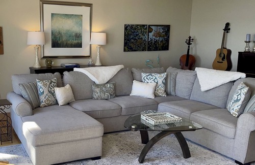 Saanichton House | Heron's Retreat Gorgeous 3-Bedroom Beach House
