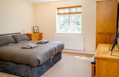 Llanvair Kilgeddin House | Herons Lodge