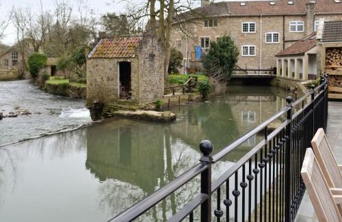 Frome House | Herons Weir