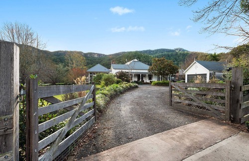 Wattamolla House | Heronwood - Lavish country retreat
