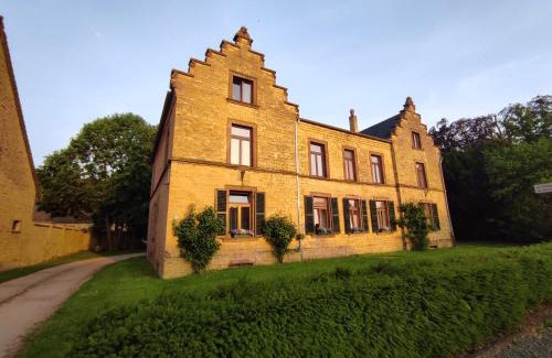 Heimbach Apartment | Herrenhaus Burg Vlatten