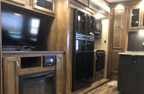 Grantville House | Hershey Luxury RV & Campsite