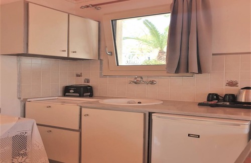 Piskopiano House | Hersonisos - Sleeps 15 - Parking - Pool - Garden