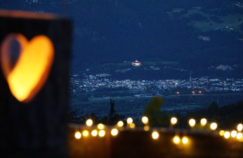 Sevelen Ski Chalet | ❤HERZLI-CHALET❤ Cinema - outdoor bathtub - summit view for the whole family