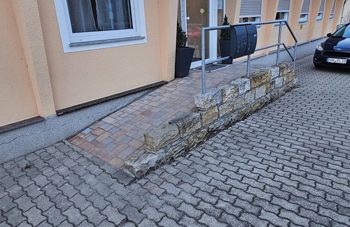 Bad Klosterlausnitz Apartment | Herzlich Willkommen in der Ferienwohnung am Schwanenteich
