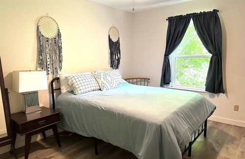 McNeil Hotel | Hestia: Modern Duplex near Apple & The Domain