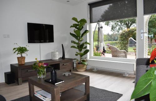 Haaksbergen Bed & Breakfast | Het Tuffel Huuske (Het Aardappelhuisje)