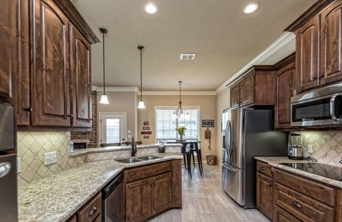 Hewitt House | Hewitt - A Home Away from Home!