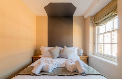 Newport Hotel | Hewitt's Restaurant & Rooms