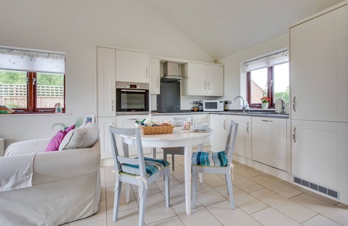 Ewhurst Green House | Hexden Lea - One Bedroom House, Sleeps 2