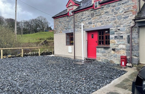 Gallt Y Foel House | Hey Barn with parking