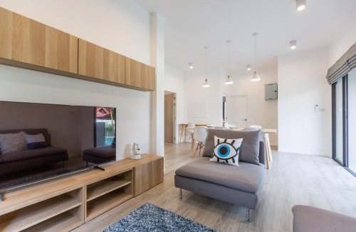 Ban Waen Villa | Hey Lanna - Chic 3-Bedroom Oasis with Pool!